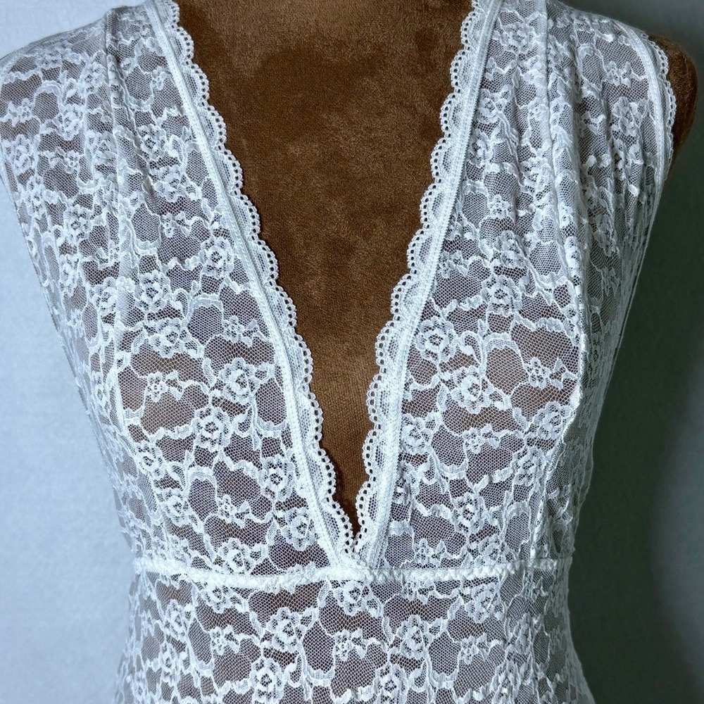 Victoria's Secret White Lace Deep V Teddy Bodysuit Lingerie Large - Picture 7 of 15